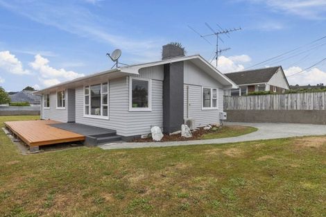 Photo of property in 42 Kashmir Avenue, Clouston Park, Upper Hutt, 5018