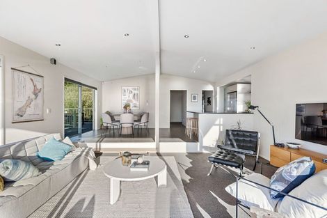 Photo of property in 42 Waitea Road, Muriwai, Waimauku, 0881