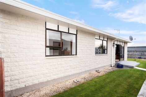 Photo of property in 2/92c Englefield Road, Northwood, Christchurch, 8051