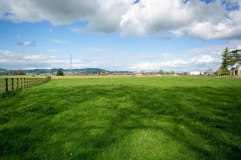 Photo of property in 374 Victoria Road, Pukemoremore, 3493