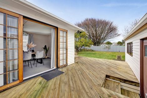 Photo of property in 14 Karaka Street, Merrilands, New Plymouth, 4312