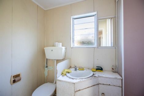 Photo of property in 3 Mcnaughton Street, Waitara, 4320