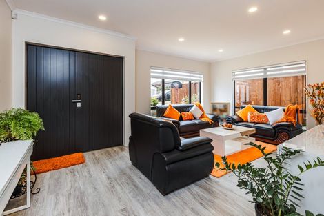Photo of property in 32 Carrickdawson Drive, Flat Bush, Auckland, 2019