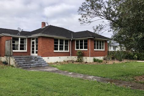 Photo of property in 4/2 Godley Road, Green Bay, Auckland, 0604