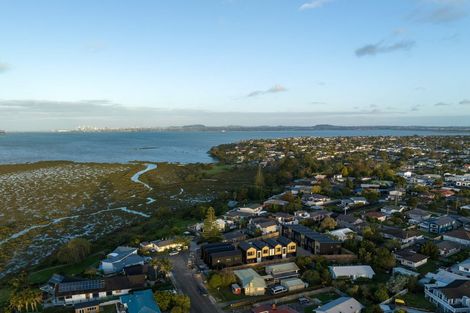 Photo of property in 4/34 Rewarewa Road, Te Atatu Peninsula, Auckland, 0610