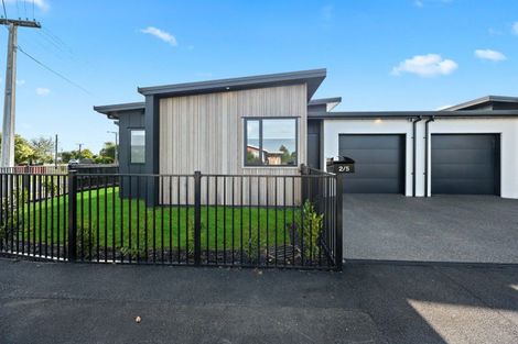Photo of property in 2/5 Mears Road, Saint Andrews, Hamilton, 3200