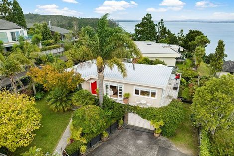 Photo of property in 1/94 Island Bay Road, Beach Haven, Auckland, 0626