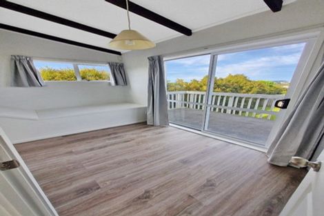 Photo of property in 112a Tiroroa Avenue, Te Atatu South, Auckland, 0610