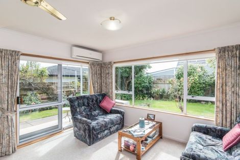 Photo of property in 64 Kapanui Road, Waikanae, 5036