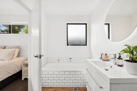 Photo of property in 14 Hamilton Road, Cambridge, 3434