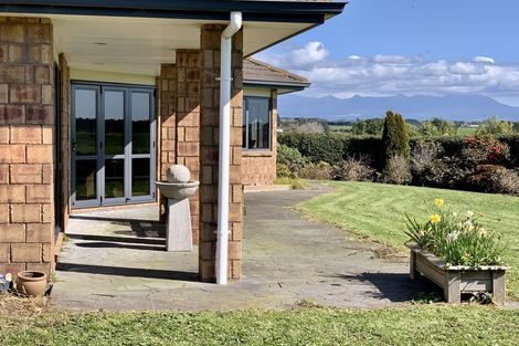 Photo of property in 124a Mountain Road, Sentry Hill, New Plymouth, 4373