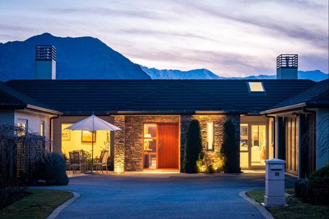 Photo of property in 15 Valley Crescent, Wanaka, 9305