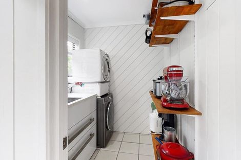 Photo of property in 1/117 Daffodil Street, Titirangi, Auckland, 0604