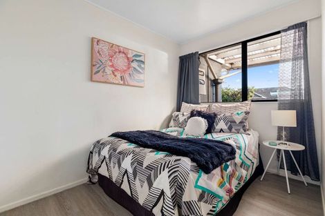 Photo of property in 2/11 Overton Road, Papatoetoe, Auckland, 2025