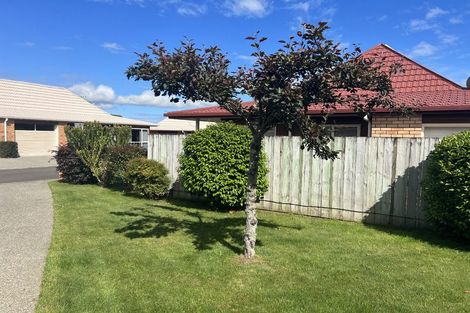 Photo of property in Rangeview Villas, 23/9 Fuller Close, Levin, 5510