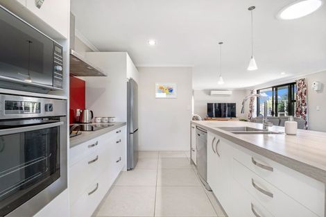 Photo of property in 10 Butterworth Crescent, Papamoa Beach, Papamoa, 3118