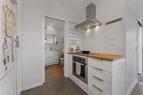 Photo of property in 7 Atkinson Street, Woodville, 4920