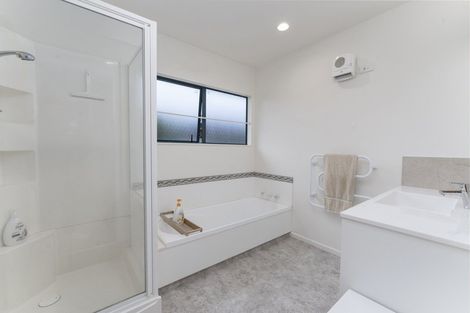 Photo of property in 8 Leigh Place, Paraparaumu Beach, Paraparaumu, 5032