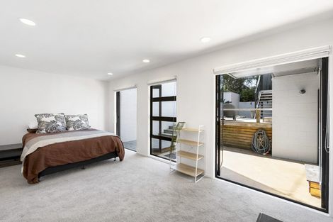 Photo of property in 2/86 Seaview Road, Castor Bay, Auckland, 0620