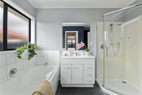 Photo of property in 4 Courtenay Place, Owhata, Rotorua, 3010