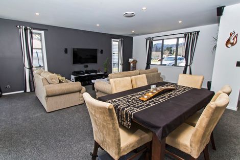 Photo of property in 24 Perriam Place, Mount Pisa, Cromwell, 9383