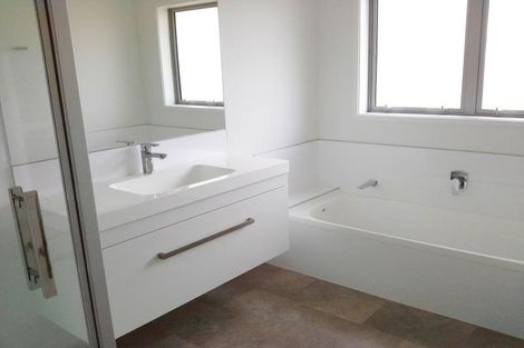 Photo of property in 6 Howe Place, Upper Vogeltown, New Plymouth, 4310