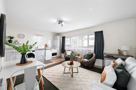 Photo of property in 2/52 Russell Terrace, Berhampore, Wellington, 6023