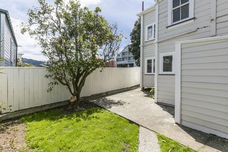 Photo of property in 60 Roxburgh Street, Mount Victoria, Wellington, 6011