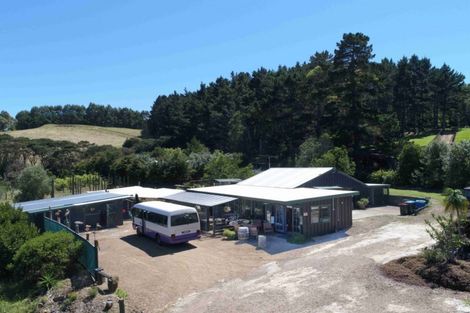 Photo of property in 64 Onetangi Road, Waiheke Island, 1971