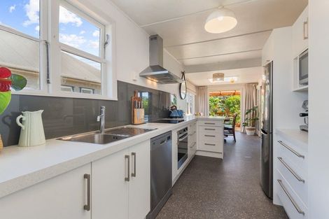 Photo of property in 137 Rangiora Avenue, Roslyn, Palmerston North, 4414