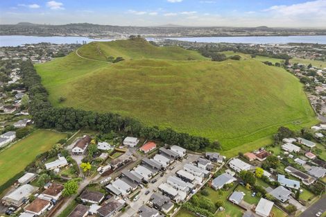 Photo of property in 2/151b Wallace Road, Mangere Bridge, Auckland, 2022