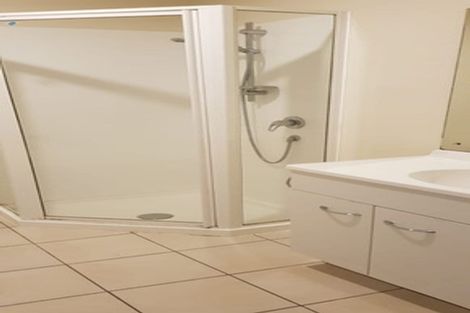 Photo of property in 4/3 Orwell Road, Greenhithe, Auckland, 0632