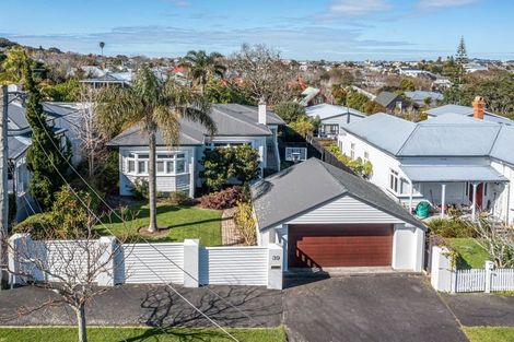 Photo of property in 39 Abbotsford Terrace, Devonport, Auckland, 0624