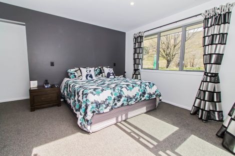 Photo of property in 24 Perriam Place, Mount Pisa, Cromwell, 9383