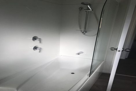 Photo of property in 28 Spinella Drive, Bayview, Auckland, 0629