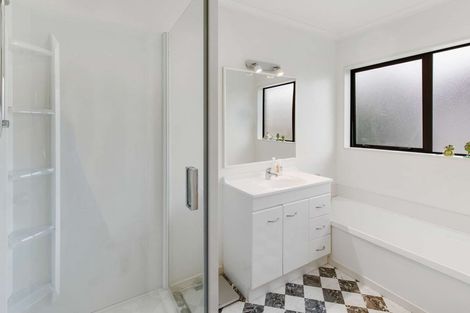 Photo of property in 8 Celtic Court, Roslyn, Palmerston North, 4414