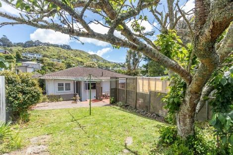 Photo of property in 5 Hollies Crescent, Johnsonville, Wellington, 6037