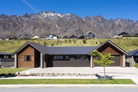 Photo of property in 35 Muster Road, Jacks Point, 9371