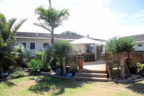 Photo of property in 2 Harrys Lane, Pukenui, 0484