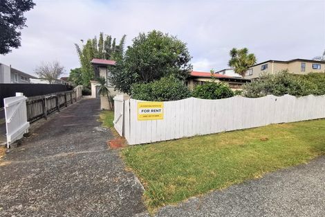 Photo of property in 16 Edgewood Way, Henderson, Auckland, 0612