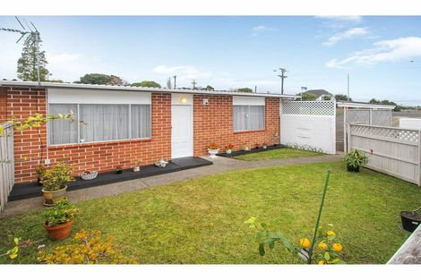 Photo of property in 1/83 Birkdale Road, Birkdale, Auckland, 0626