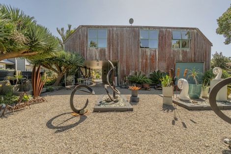 Photo of property in 24 Pye Place, Hot Water Beach, Whitianga, 3591