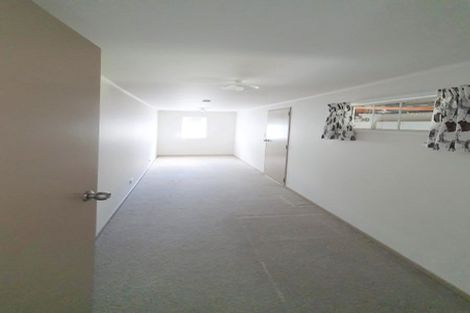 Photo of property in 27a Downing Street, Glenfield, Auckland, 0629