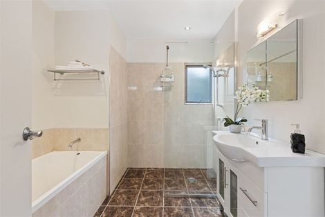 Photo of property in 26 Aberdeen Road, Campbells Bay, Auckland, 0620