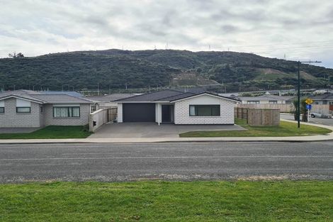 Photo of property in 28 Manor Park Road, Manor Park, Lower Hutt, 5019
