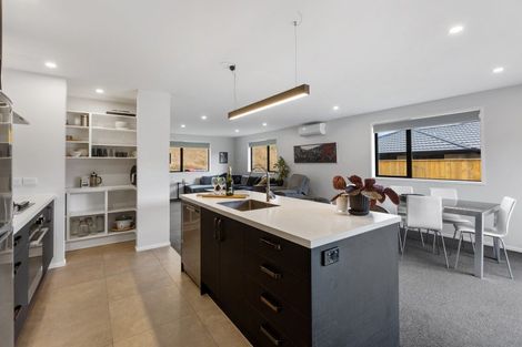 Photo of property in 5 Ruru Lane, Hurworth, New Plymouth, 4310