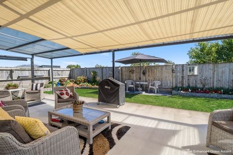 Photo of property in 8 Ash Close, Levin, 5510