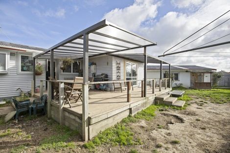 Photo of property in 8 Wairau Place, Kelvin Grove, Palmerston North, 4414