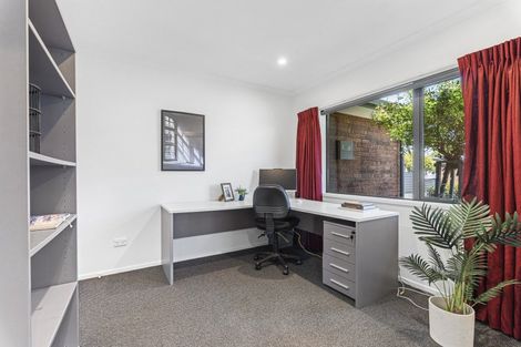Photo of property in 271a Carrington Street, Vogeltown, New Plymouth, 4310