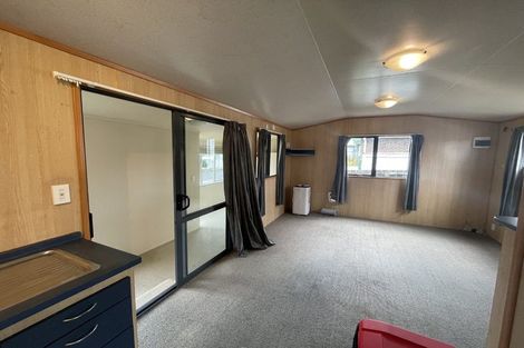 Photo of property in 9 Mahoe Street, Strandon, New Plymouth, 4312